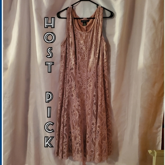 Dresses & Skirts - 🌷HP🌷Semi-formal lace dress